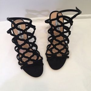 Steve Madden Black Wedges